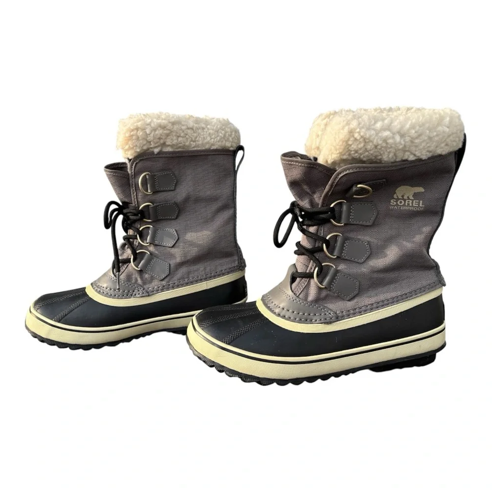 Sorel Women's Winter Carnival waterproof boot/size 6 black and gray